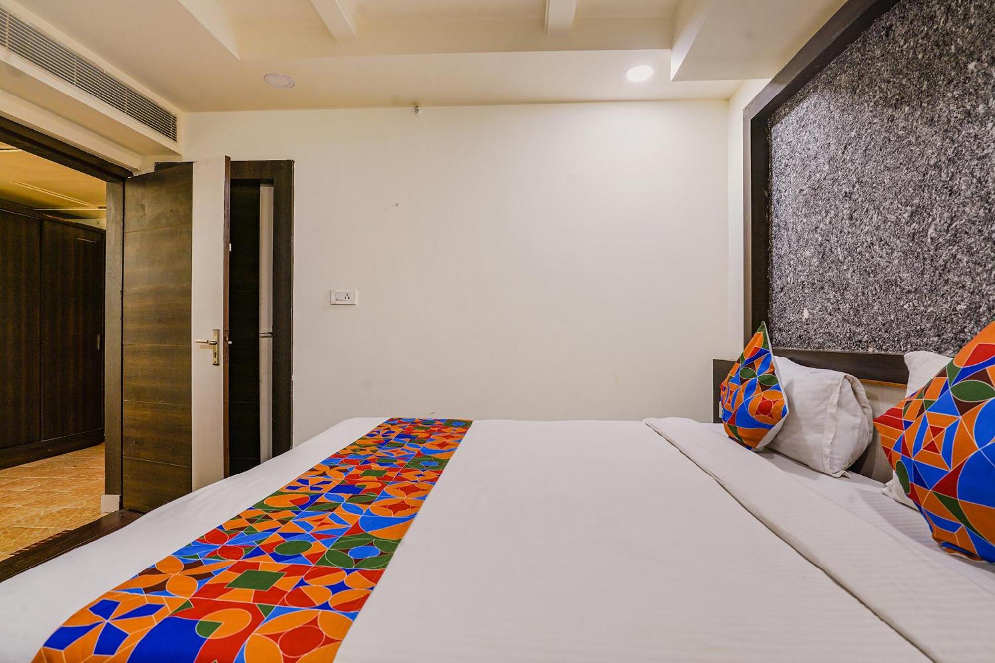 Fabhotel Golden Way Vijayawada Bagian luar foto